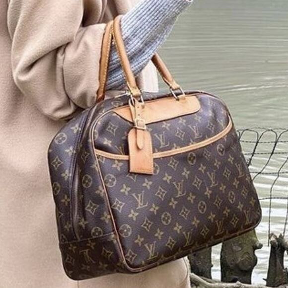 Louis Vuitton Handbags - 💎✨HOT BUY✨💎Authentic Louis Vuitton  Deauville
